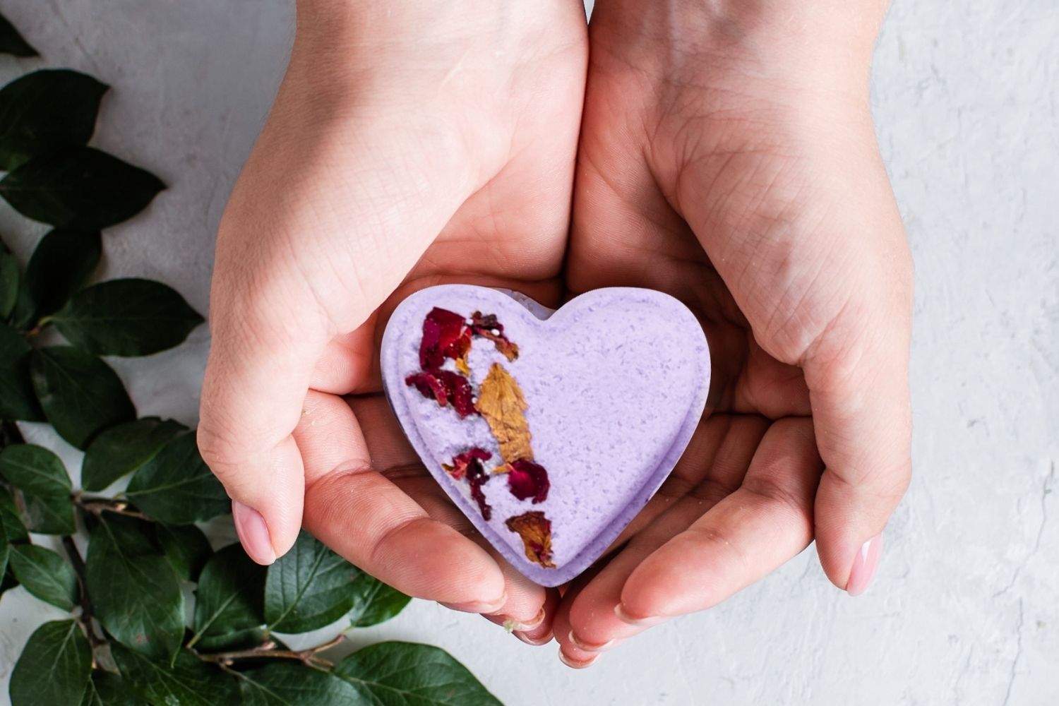 CBD -  5 Hearts Shaped Shower Steamers with CBD - in a Gift Box - Can be personalized. (THC free)